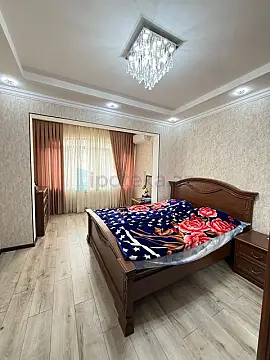 Satılır 5 otaqlı köhnə tikili 120 m²