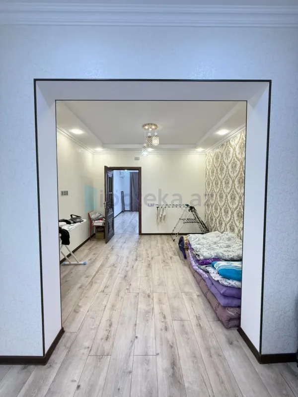 Satılır 5 otaqlı köhnə tikili 120 m²