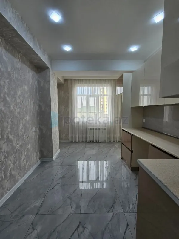Satılır 3 otaqlı yeni tikili 83 m²