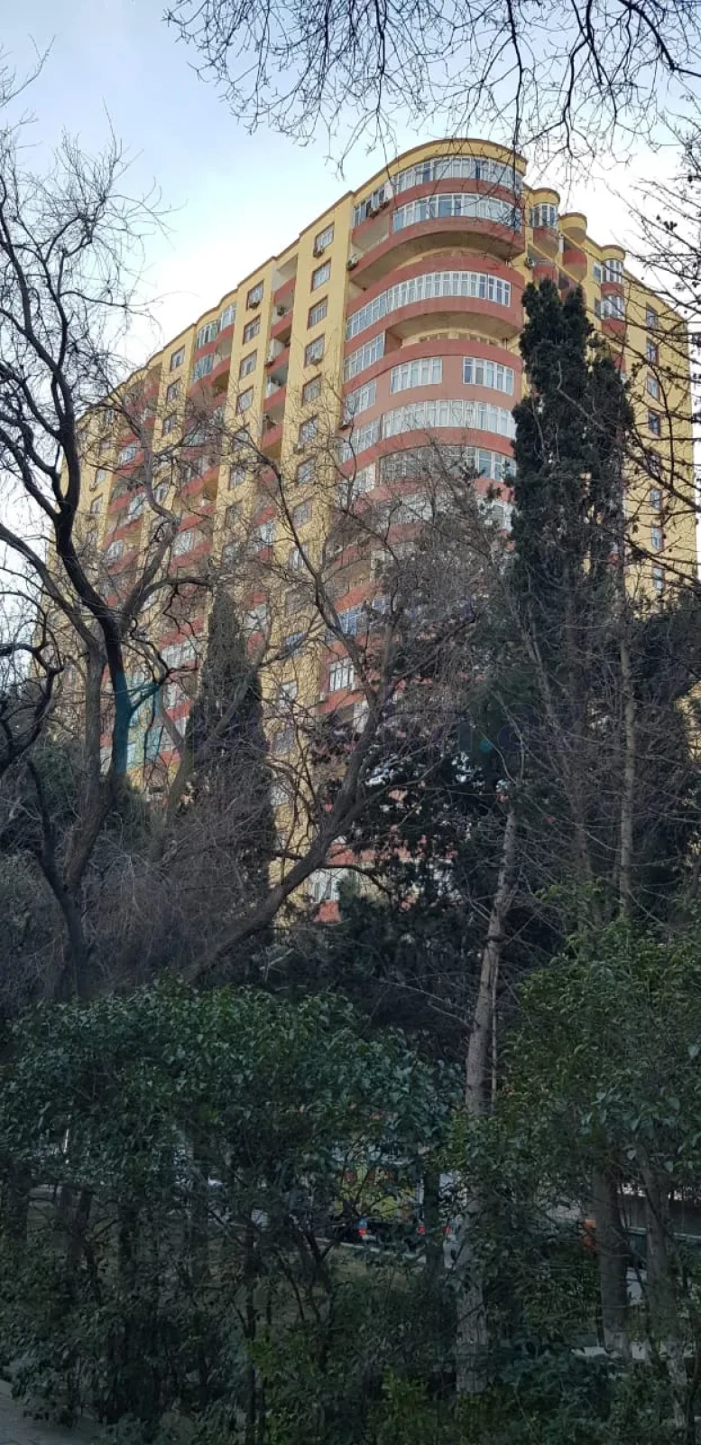 Satılır 3 otaqlı yeni tikili 85 m²