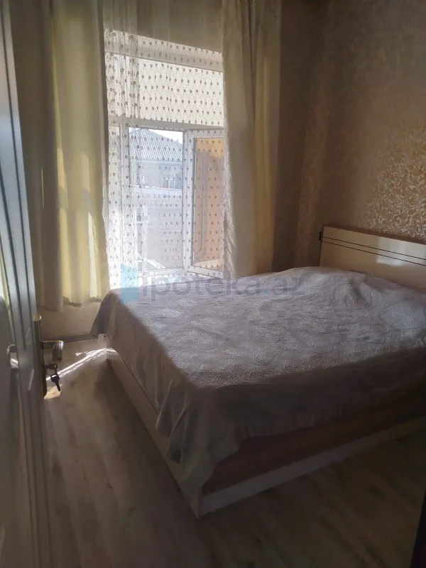 Satılır 4 otaqlı həyət evi 1.7 m²