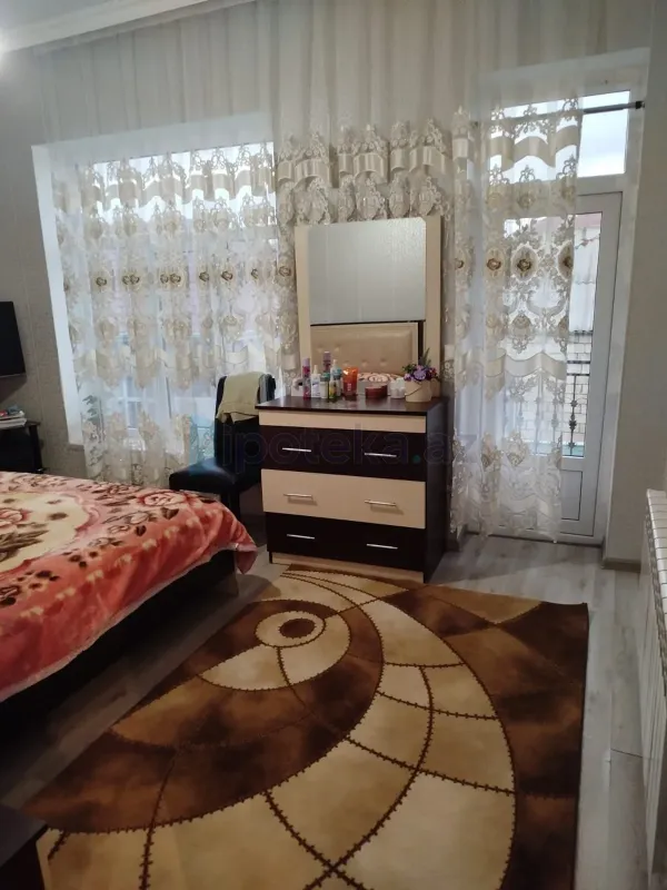 Satılır 4 otaqlı həyət evi 1.7 m²