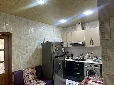 Satılır 2 otaqlı köhnə tikili 65 m²