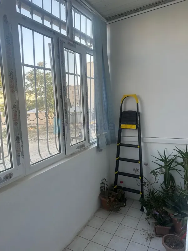 Satılır 2 otaqlı köhnə tikili 65 m²