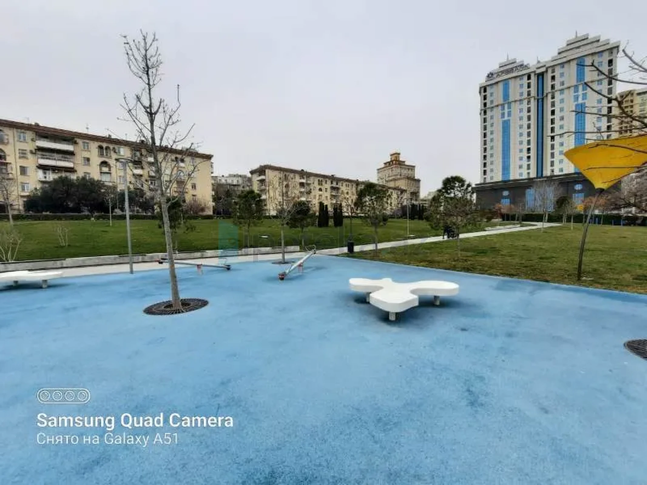 Satılır 3 otaqlı köhnə tikili 80 m²