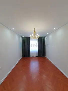 Satılır 4 otaqlı köhnə tikili 110 m²