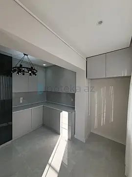 Satılır 4 otaqlı köhnə tikili 110 m²