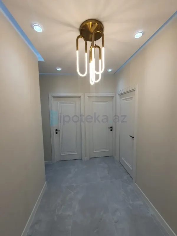 Satılır 4 otaqlı köhnə tikili 110 m²