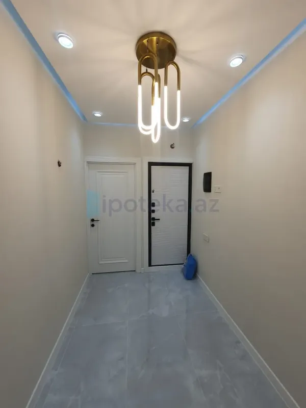 Satılır 4 otaqlı köhnə tikili 110 m²