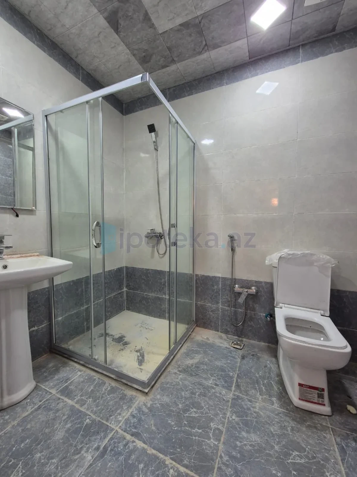 Satılır 2 otaqlı yeni tikili 76 m²