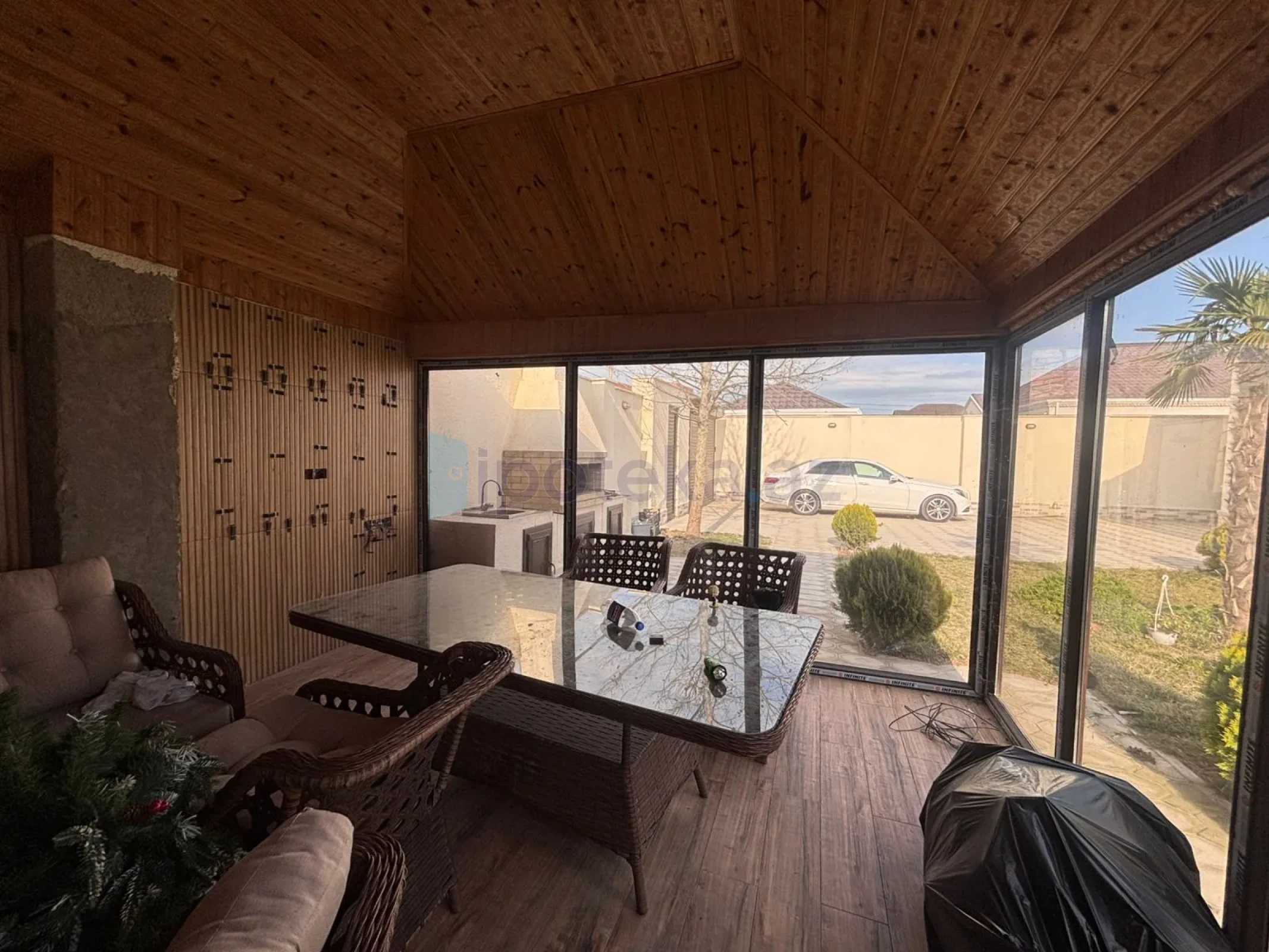 Satılır 4 otaqlı mənzil 160 m²