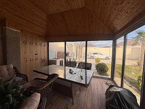 Satılır 4 otaqlı mənzil 160 m²