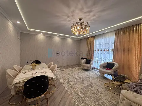 Satılır 4 otaqlı mənzil 160 m²
