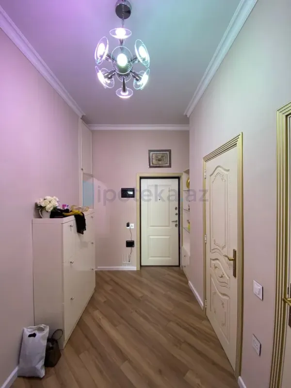 Satılır 2 otaqlı yeni tikili 72 m²