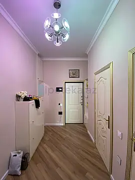 Satılır 2 otaqlı yeni tikili 72 m²