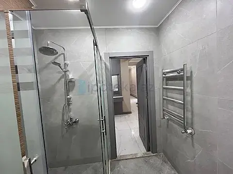 Satılır 2 otaqlı yeni tikili 82.5 m²