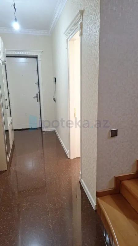 Satılır 7 otaqlı həyət evi 240 m²