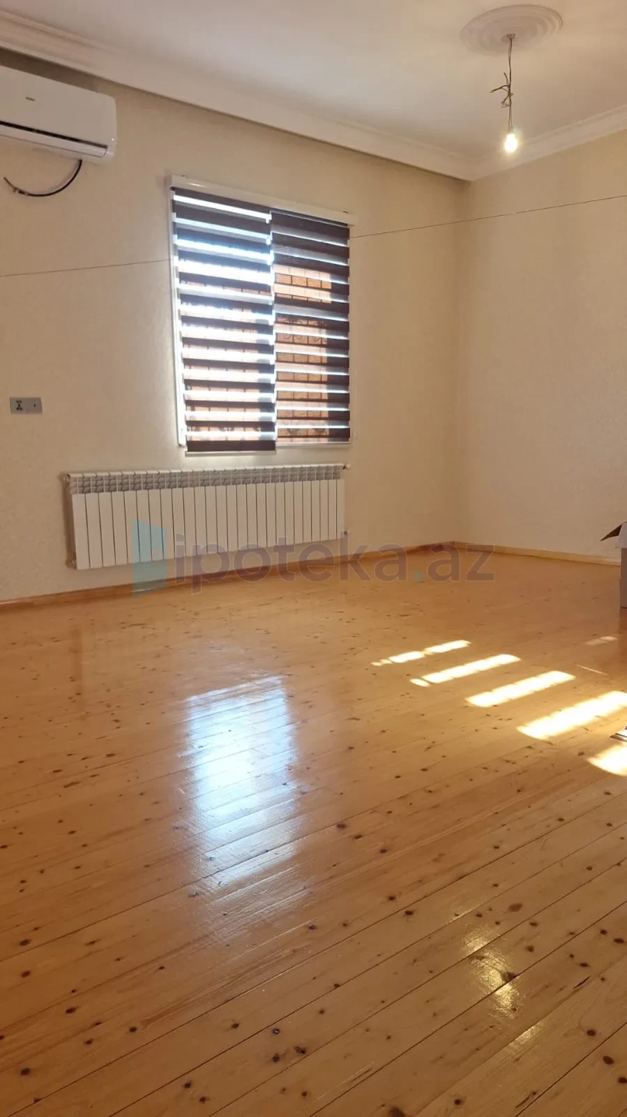Satılır 7 otaqlı həyət evi 240 m²