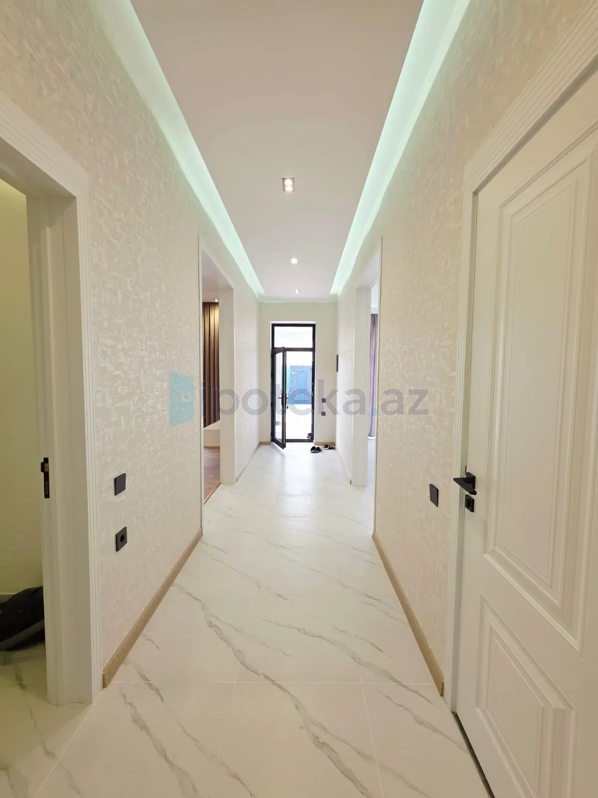 Satılır 4 otaqlı mənzil 170 m²
