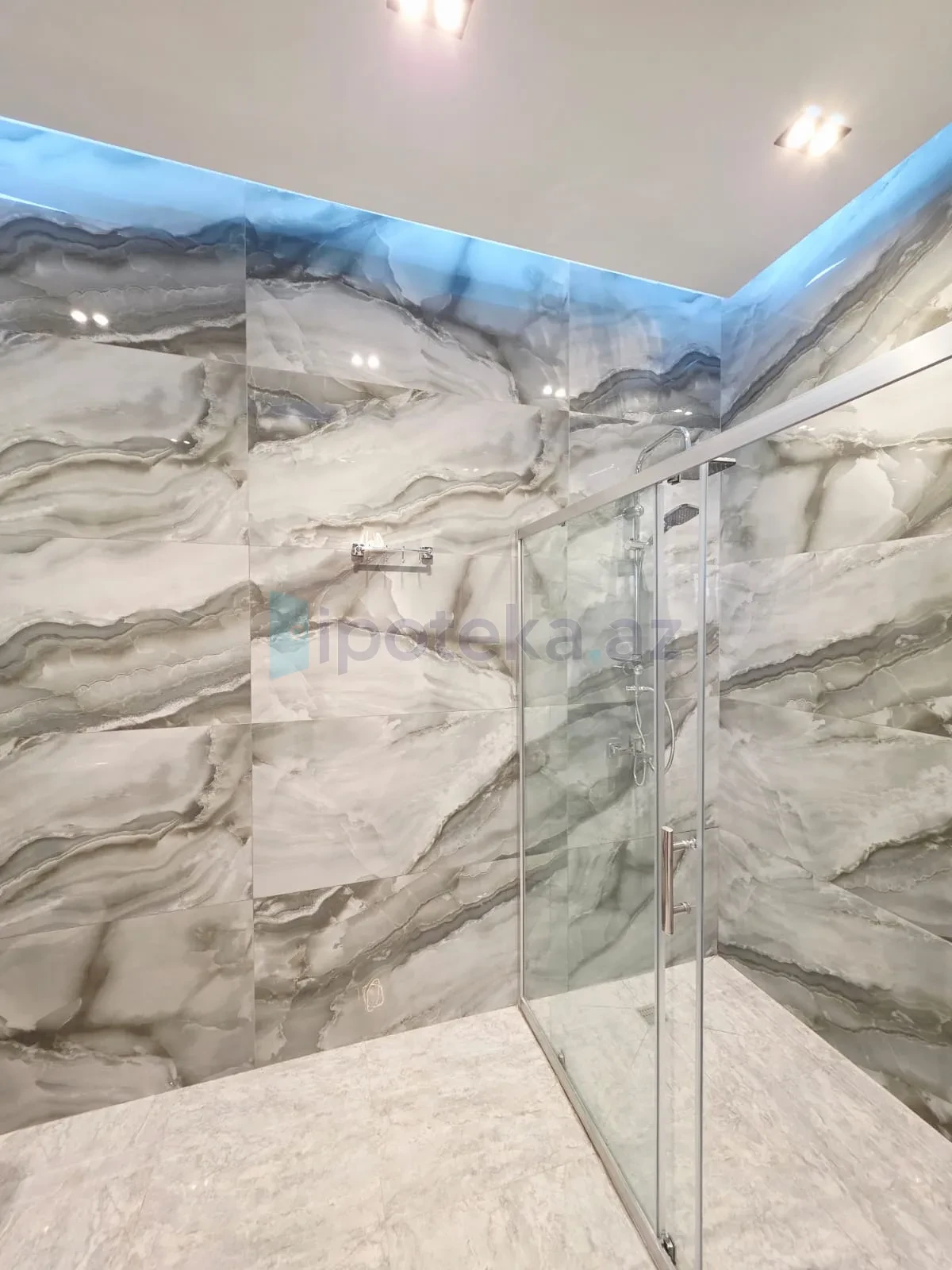 Satılır 4 otaqlı mənzil 170 m²