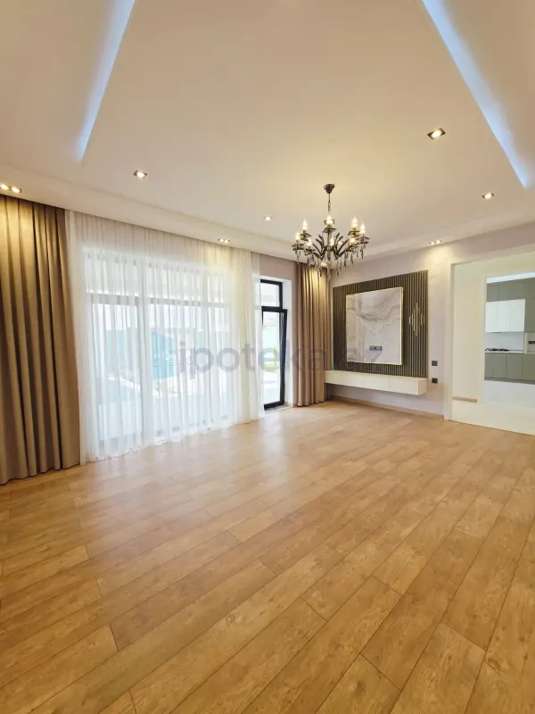Satılır 4 otaqlı mənzil 170 m²