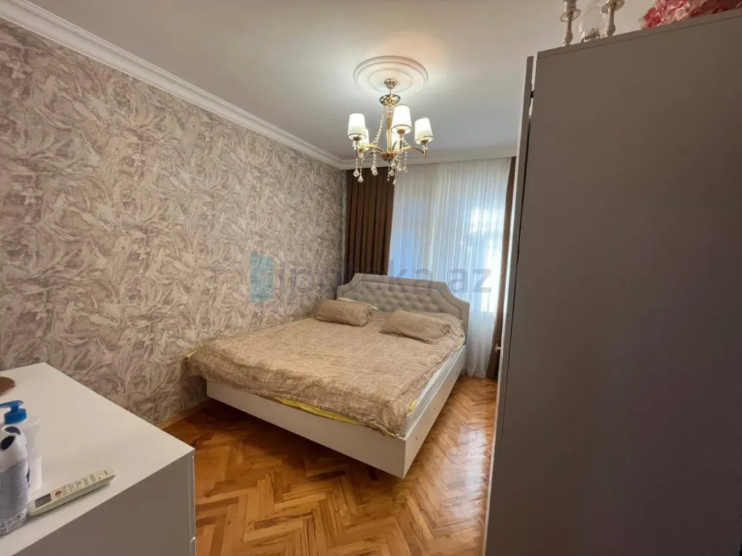 Satılır 3 otaqlı köhnə tikili 80 m²