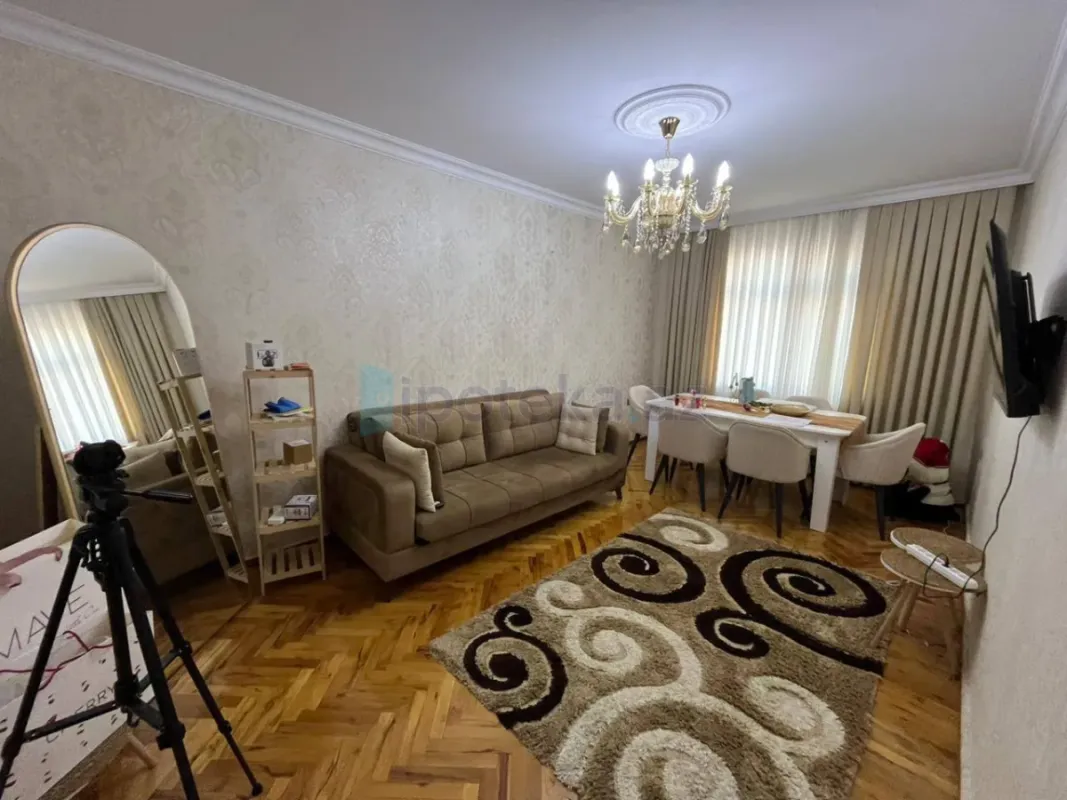 Satılır 3 otaqlı köhnə tikili 80 m²