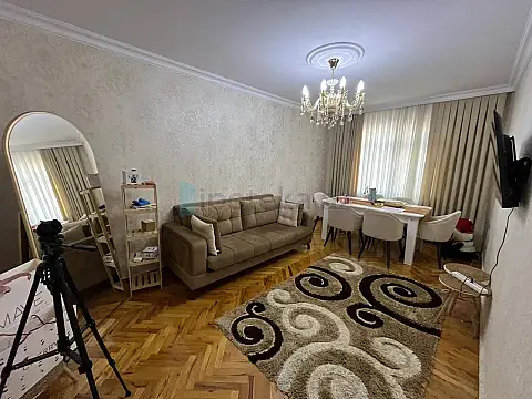 Satılır 3 otaqlı köhnə tikili 80 m²