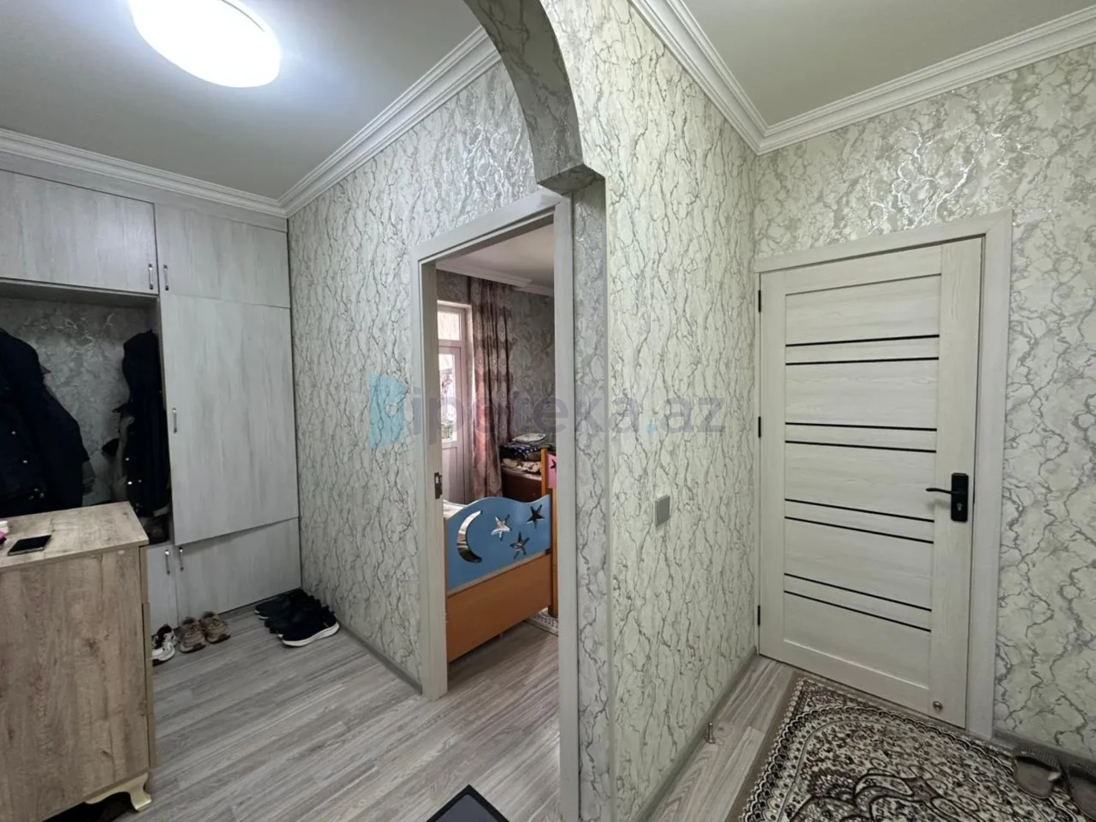 Satılır 2 otaqlı köhnə tikili 60 m²