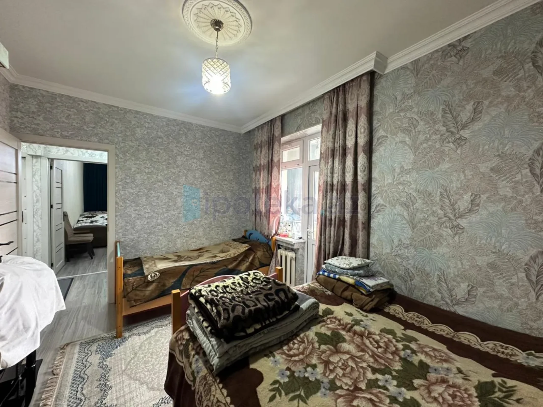 Satılır 2 otaqlı köhnə tikili 60 m²