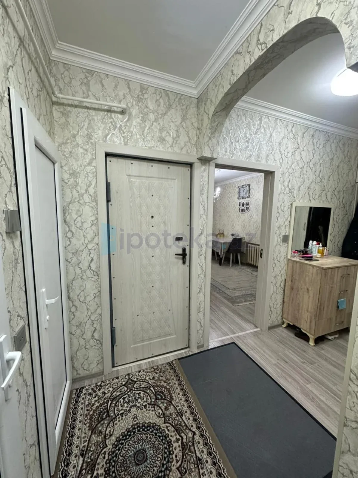 Satılır 2 otaqlı köhnə tikili 60 m²