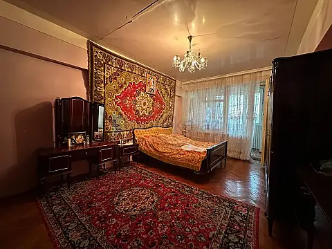 Satılır 4 otaqlı köhnə tikili 106 m²