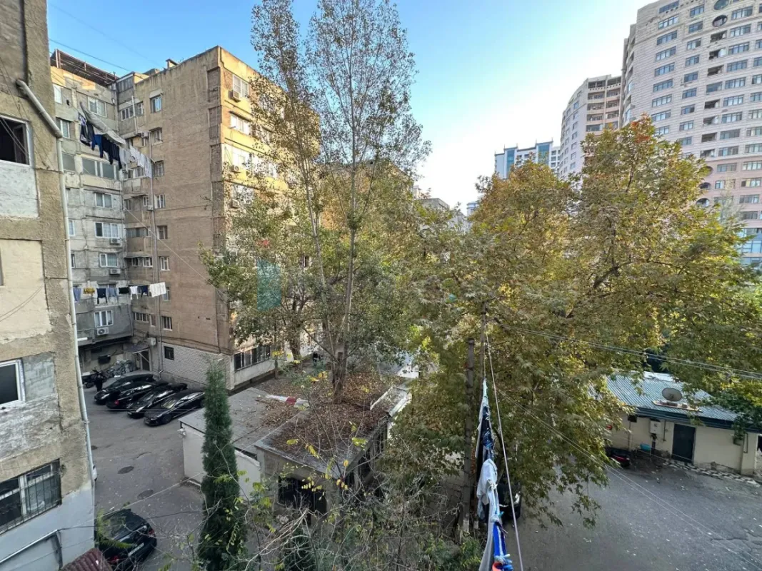 Satılır 4 otaqlı köhnə tikili 106 m²