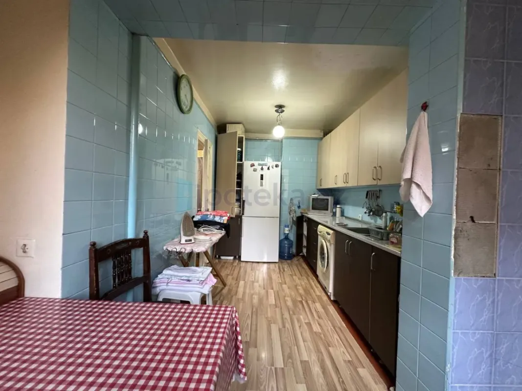 Satılır 4 otaqlı köhnə tikili 106 m²