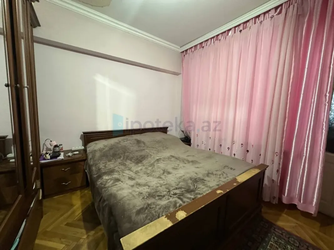 Satılır 4 otaqlı köhnə tikili 106 m²