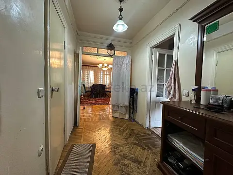 Satılır 4 otaqlı köhnə tikili 106 m²