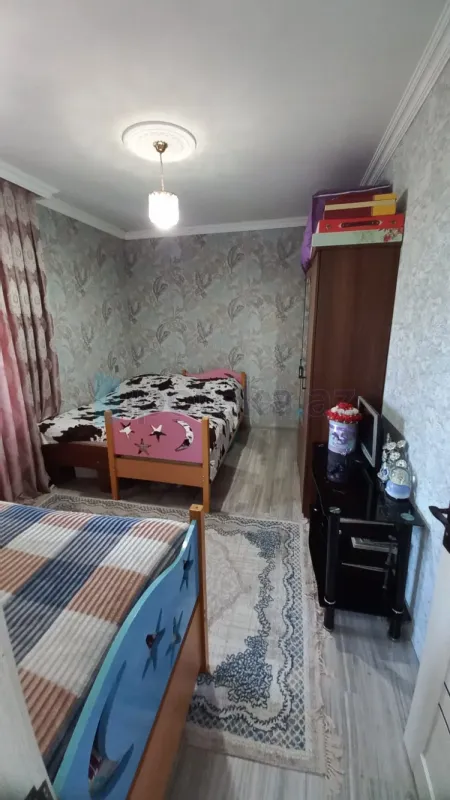 Satılır 2 otaqlı köhnə tikili 65 m²