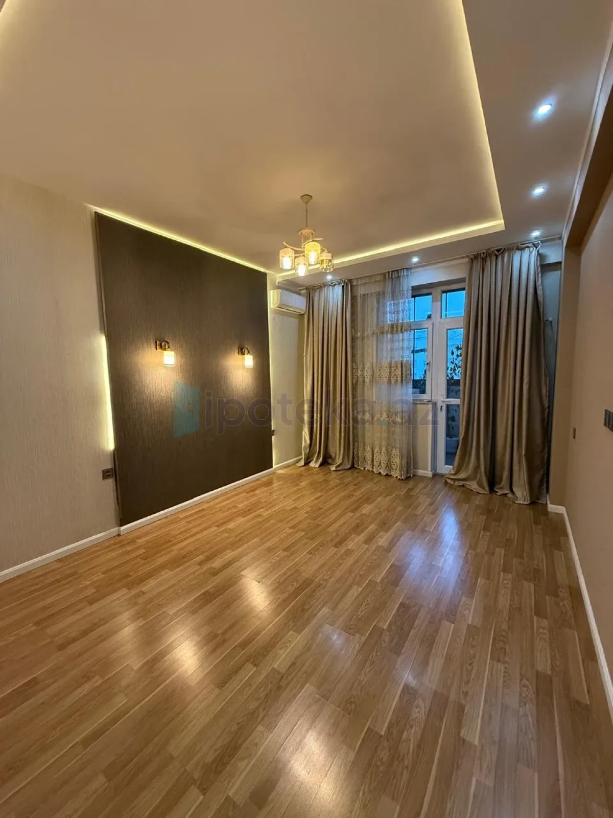 Satılır 3 otaqlı yeni tikili 140 m²