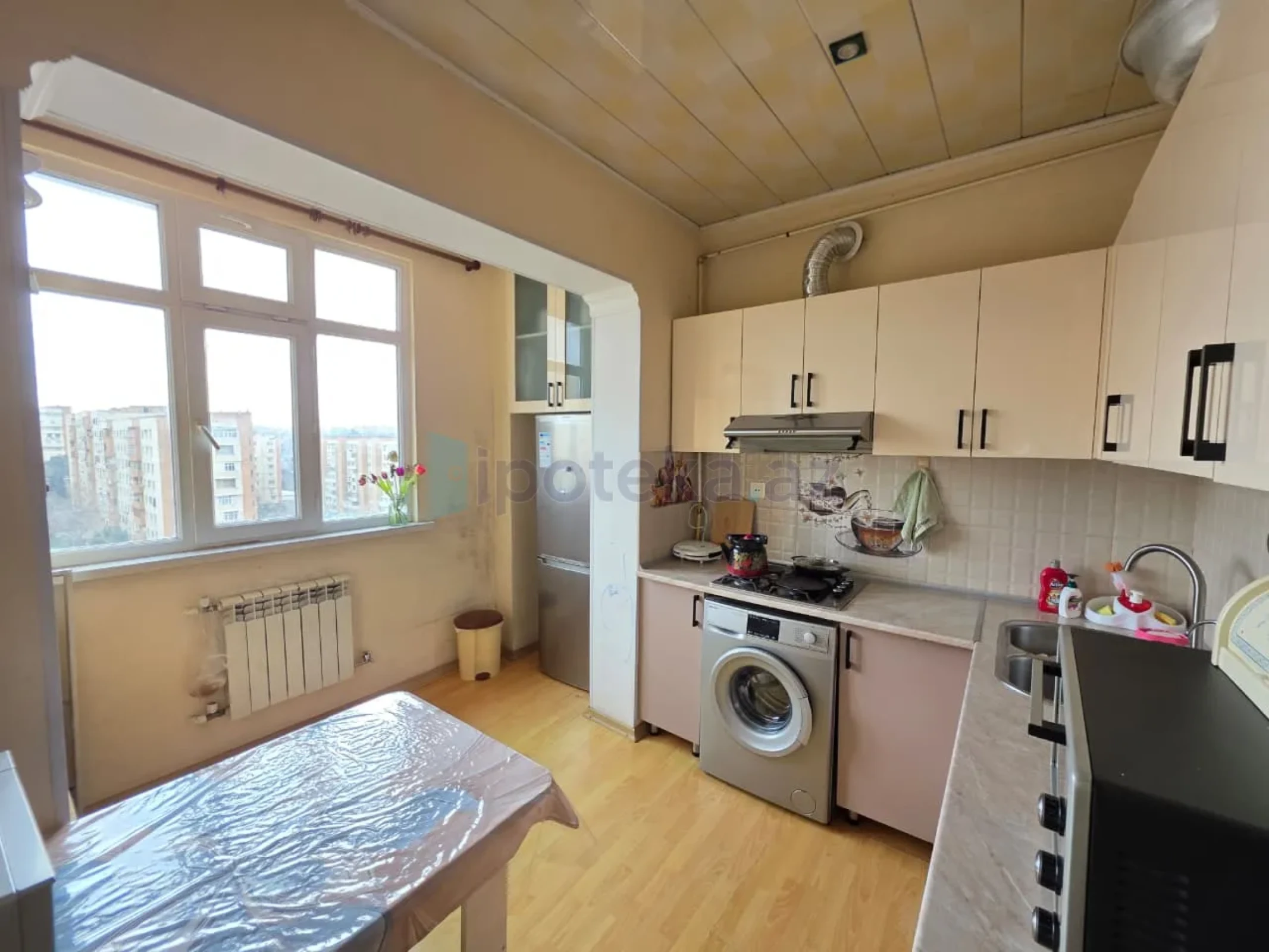 Satılır 3 otaqlı köhnə tikili 80 m²