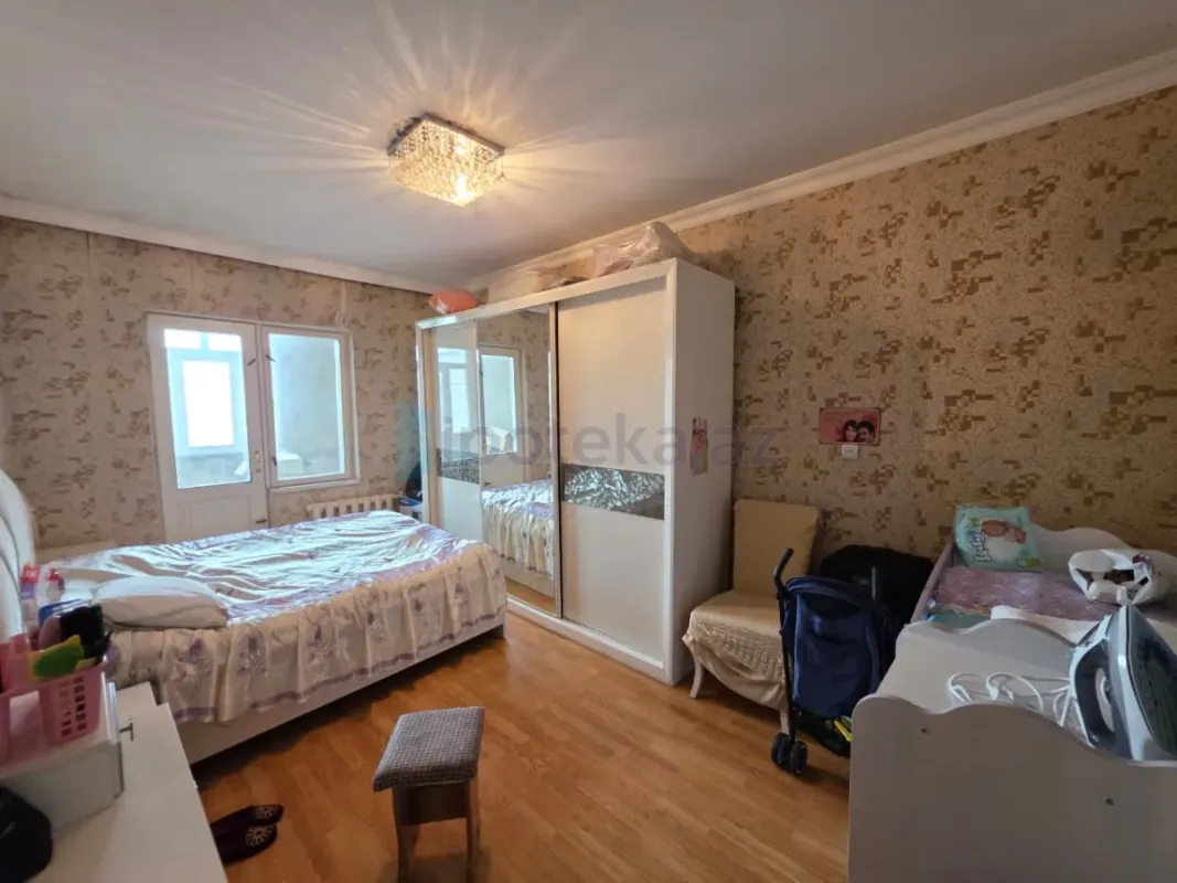 Satılır 3 otaqlı köhnə tikili 80 m²