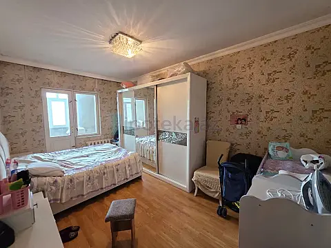 Satılır 3 otaqlı köhnə tikili 80 m²