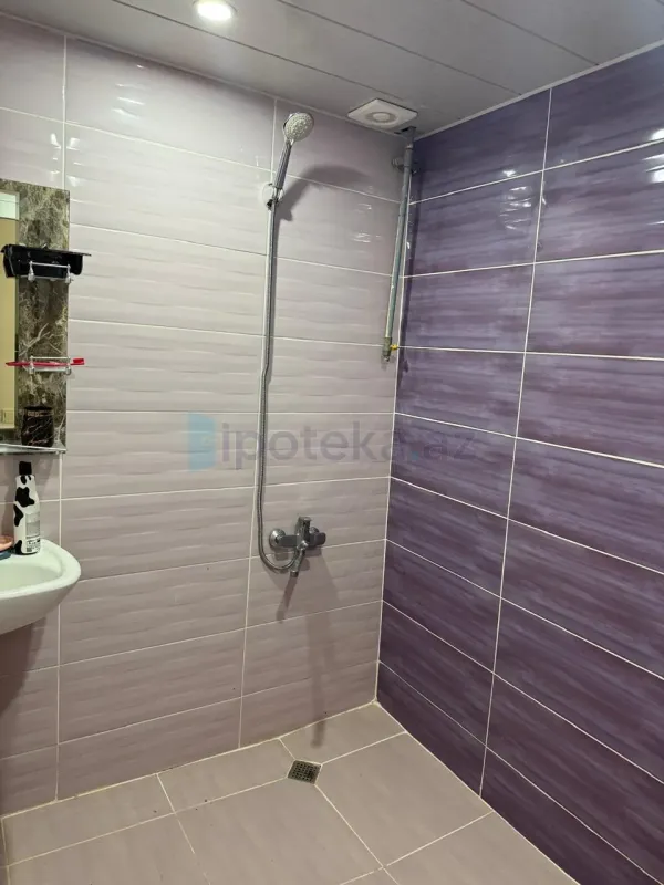Satılır 2 otaqlı köhnə tikili 70 m²