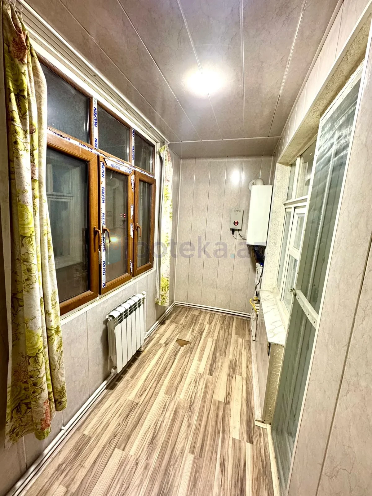 Satılır 2 otaqlı köhnə tikili 65 m²