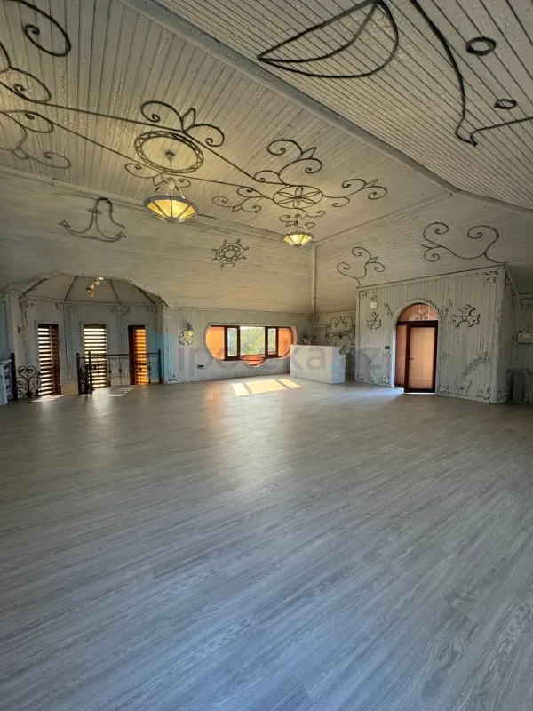 Satılır 7 otaqlı həyət evi 500 m²