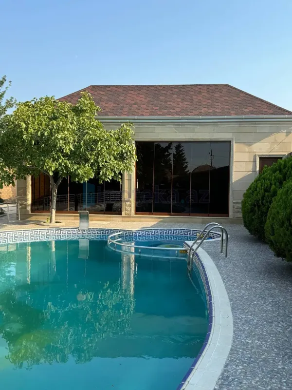 Satılır 7 otaqlı həyət evi 500 m²