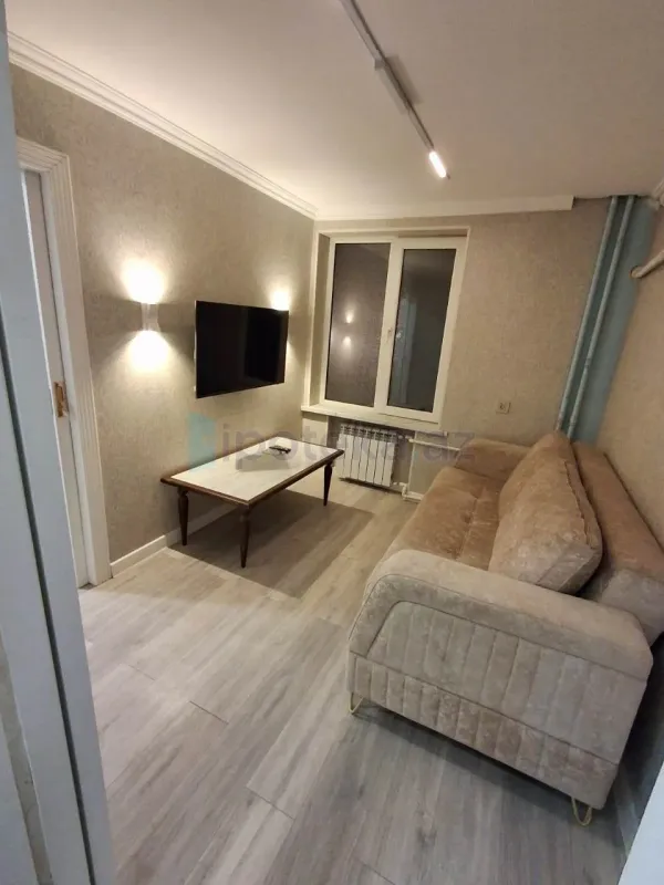 Satılır 2 otaqlı köhnə tikili 40 m²