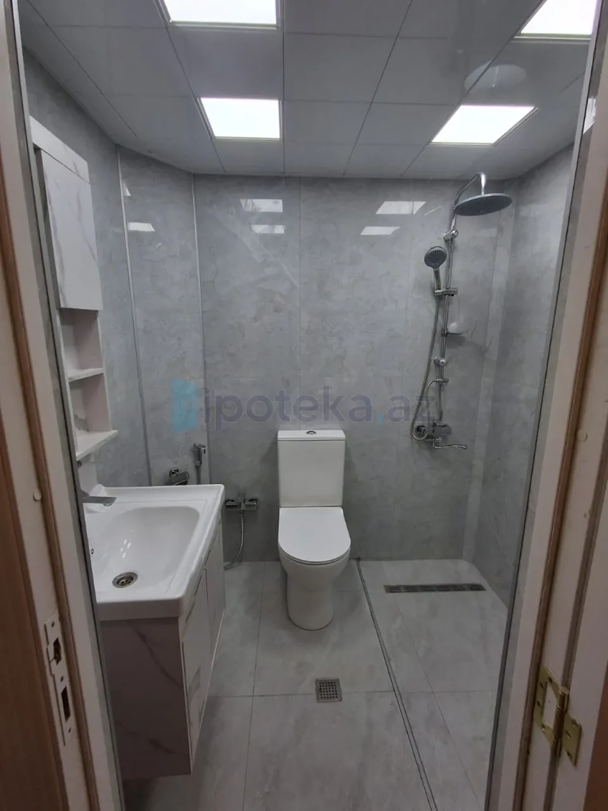Satılır 2 otaqlı köhnə tikili 40 m²