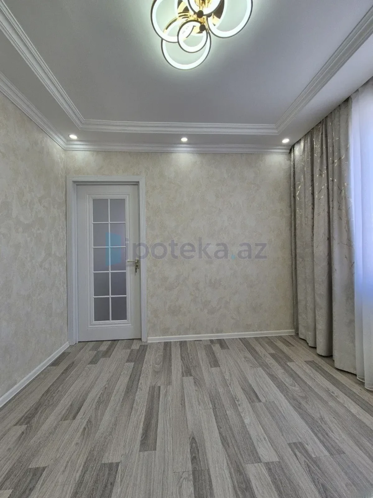 Satılır 2 otaqlı köhnə tikili 40 m²