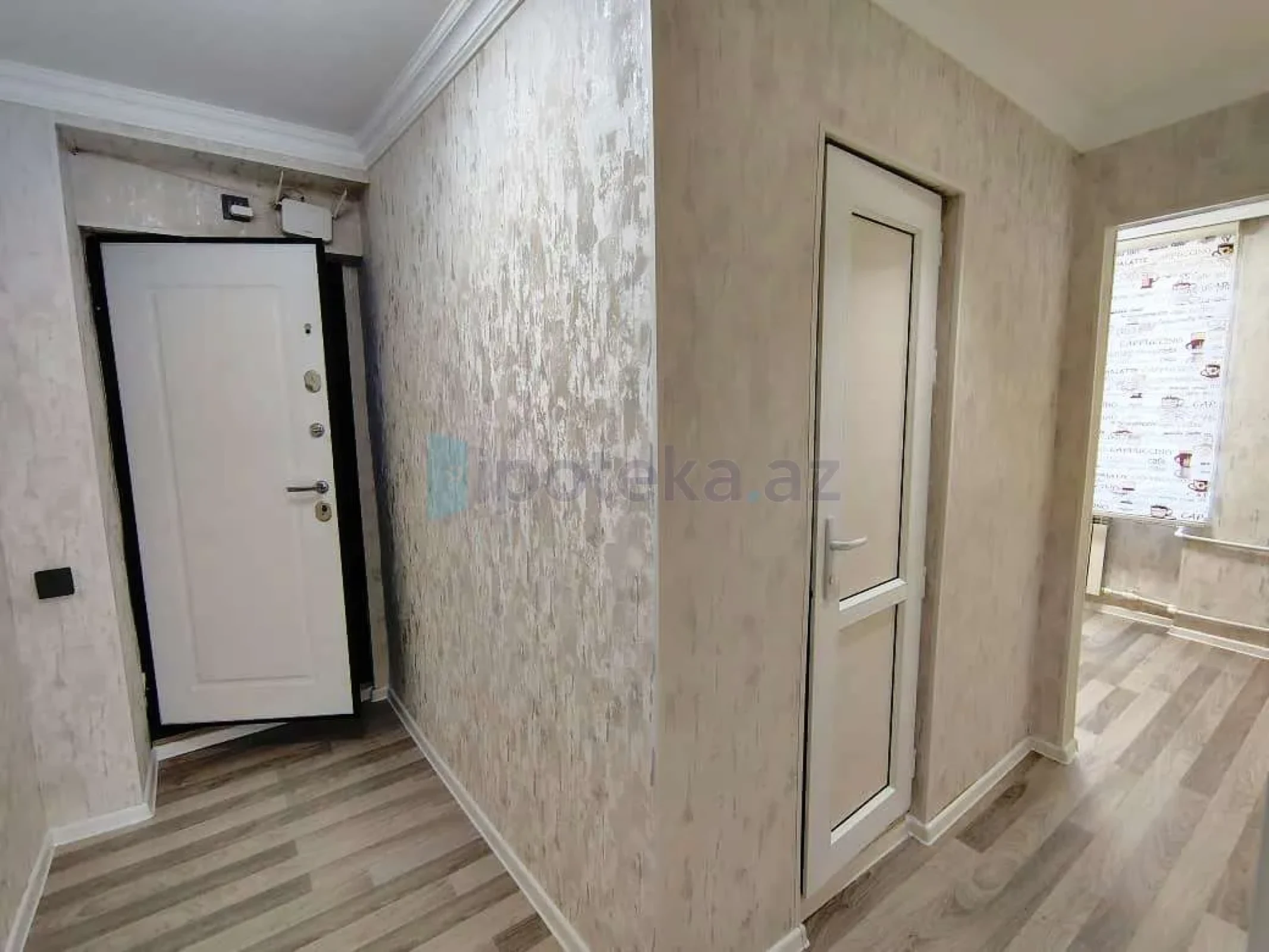 Satılır 2 otaqlı köhnə tikili 40 m²