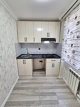 Satılır 2 otaqlı köhnə tikili 40 m²
